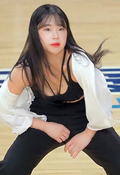 단추푼 흰 셔츠 블랙 레이스 브라탑 김나연 치어리더 Kim Na-yeon