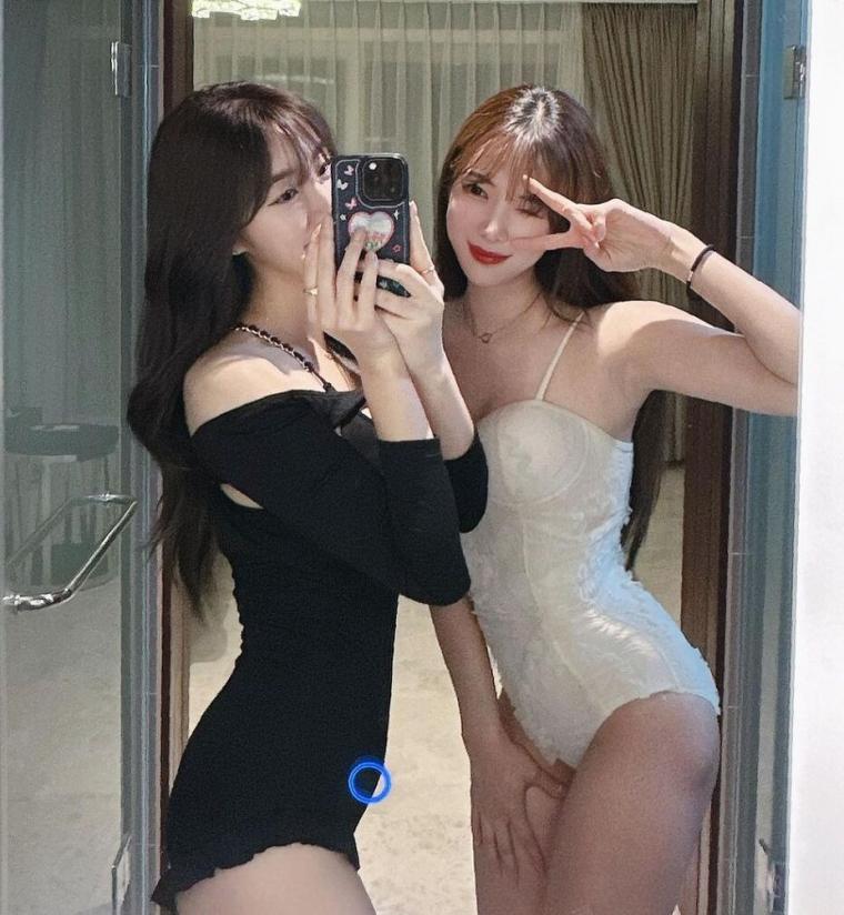 여행 메이트라는 안지현 & 김한나 치어리더 모노키니 몸매