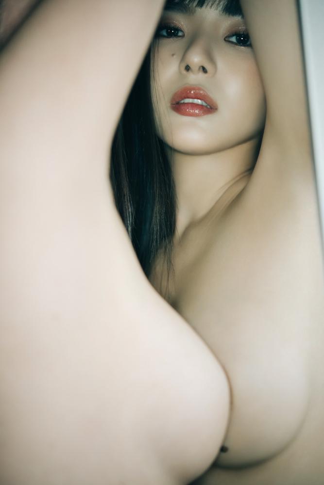 점있는 일본처자 손브라 언더붑 묵직한 가슴
