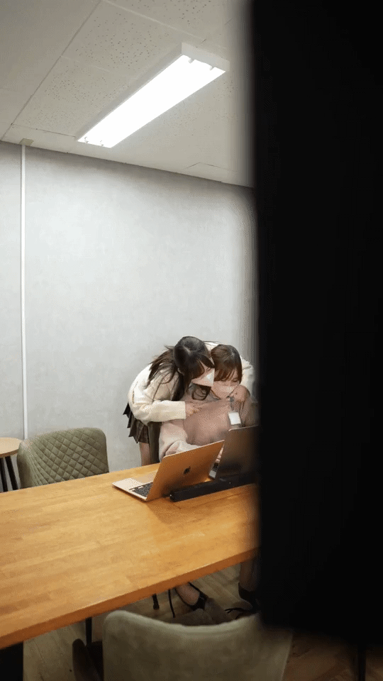 회사에서 찌찌만지기 대꼴ㅋㅋ