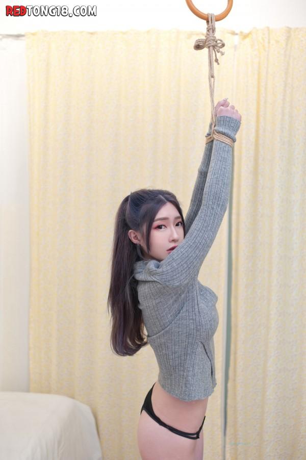 묵여있는 처자