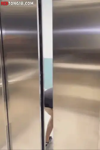 가끔 엘리베이터에서 만날수 있는 여자