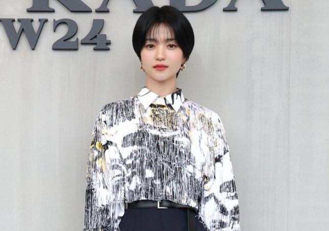 [HD] 김태리(Kim Tae-ri) 프라다 24FW 컬렉션 패션쇼 고화질 사진