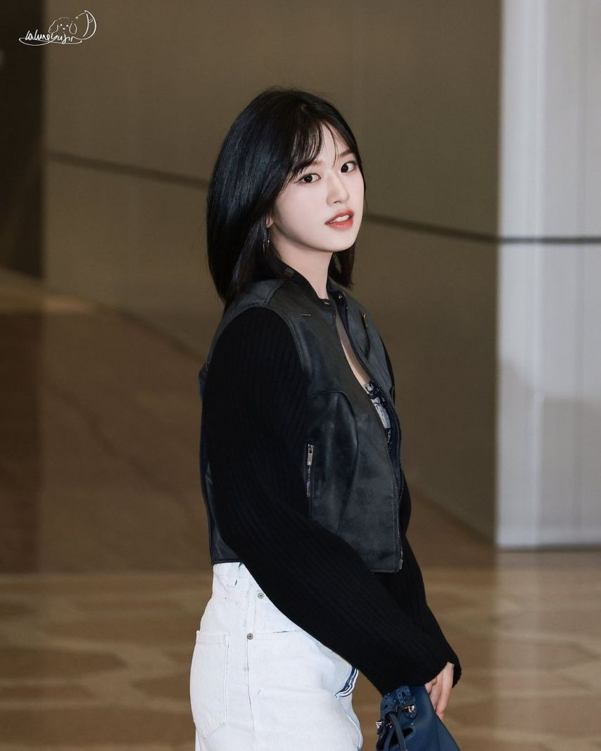 가죽 패션 아이브 안유진