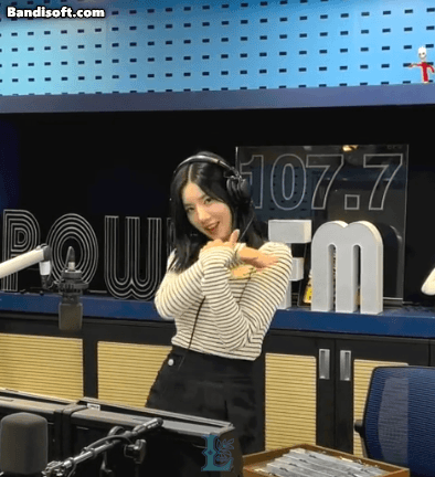 [아이즈원] 영스에서 춤추는 DJ 권은비