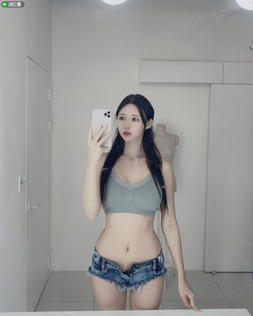 170cm 53kg 청순 반전 매력 항공과 출신 모델