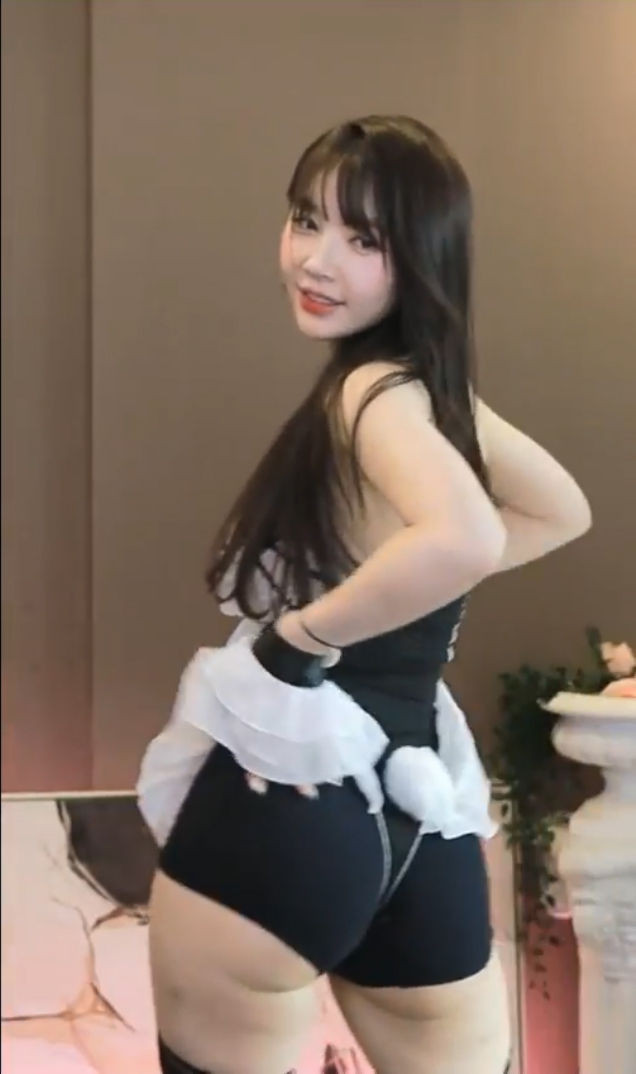 아프리카 ㄱㅎ 꽉끼는 의상 엉밑살