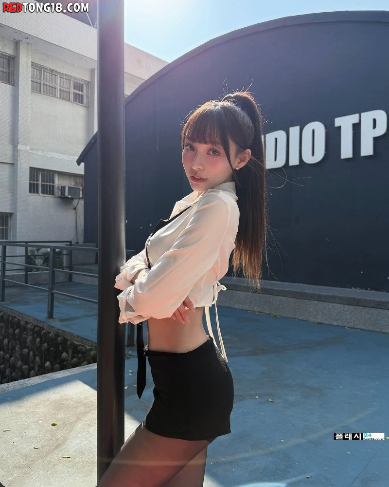 대만 미모 1등' 치어리더 임양 흔한 오피스룩