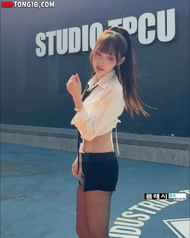 대만 미모 1등' 치어리더 임양 흔한 오피스룩