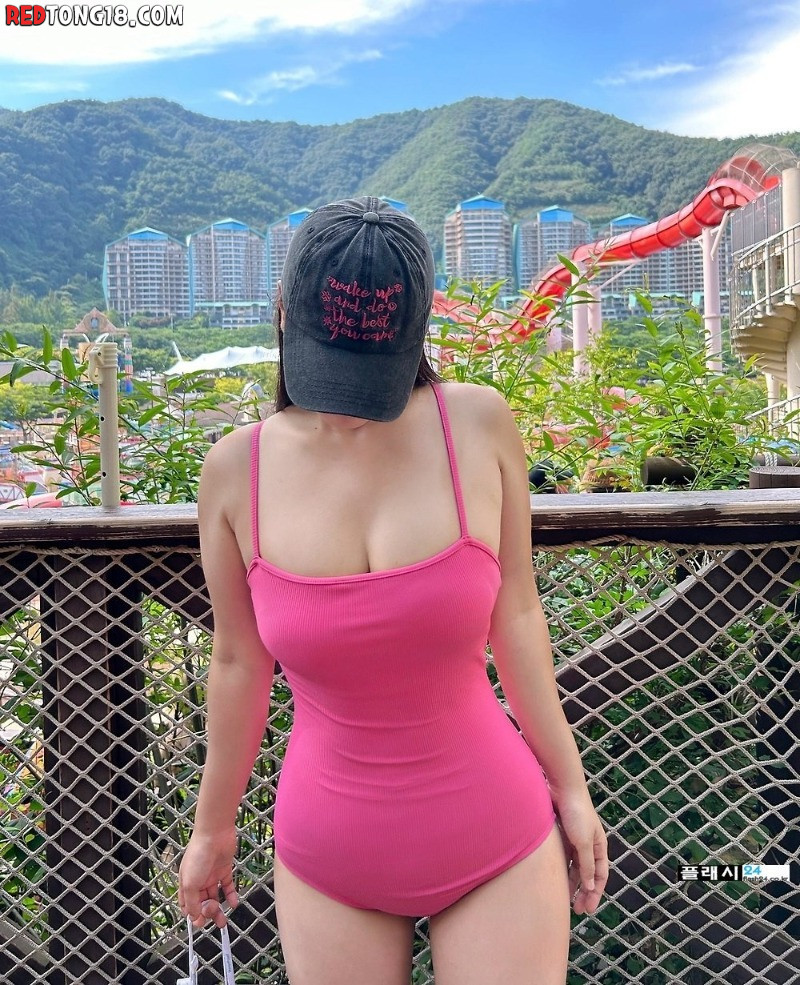 운동하는 직장인의 육감적인 몸매