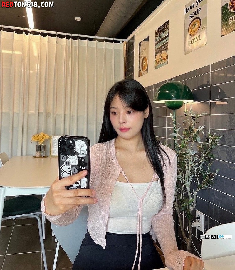 운동하는 직장인의 육감적인 몸매