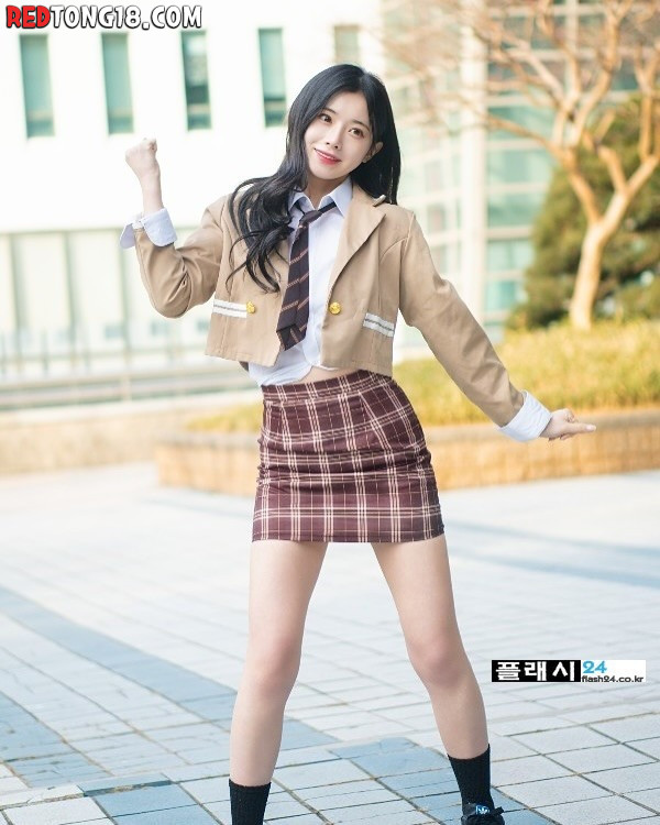 피지컬이 장난 아닌 99년생 치어리더
