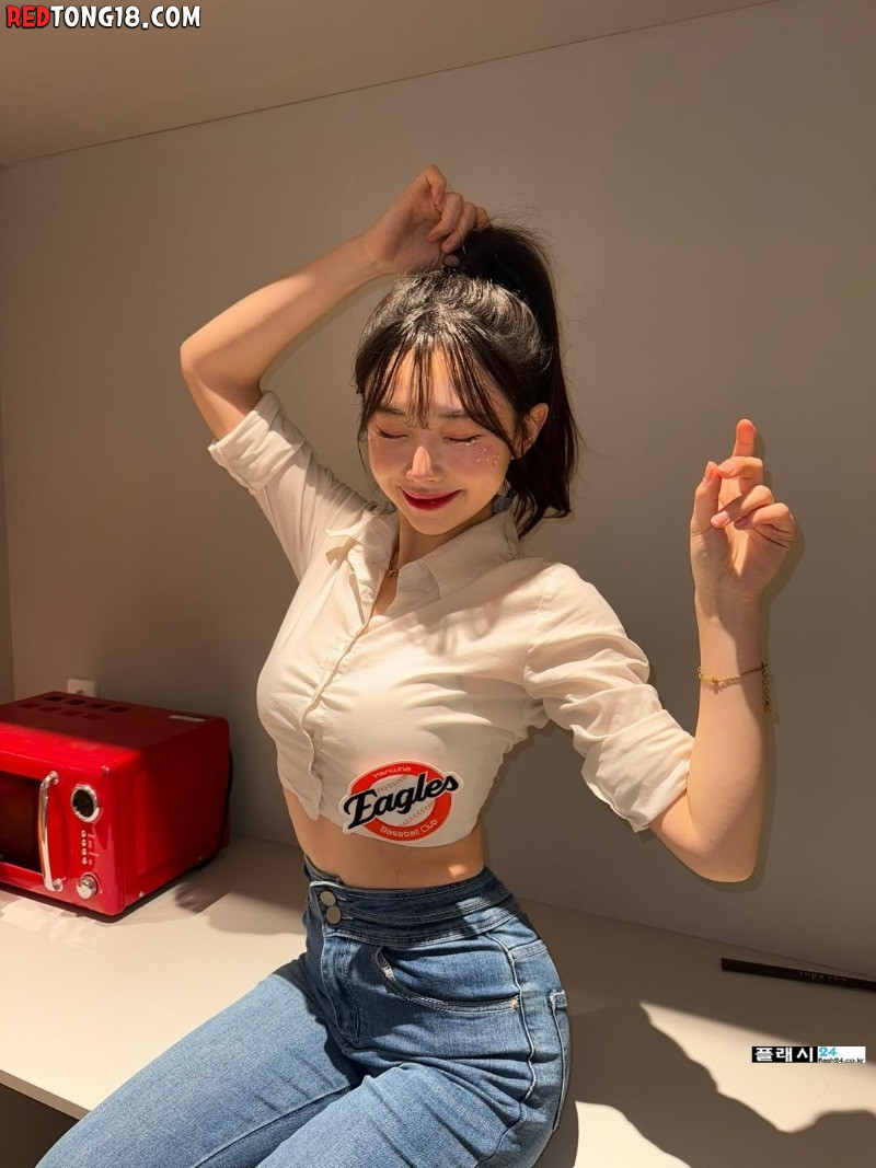 피지컬이 장난 아닌 99년생 치어리더