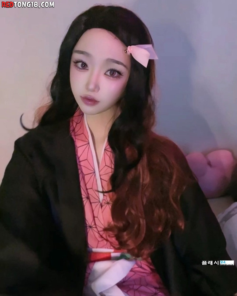 얼굴과 전혀 다른 코스프레녀