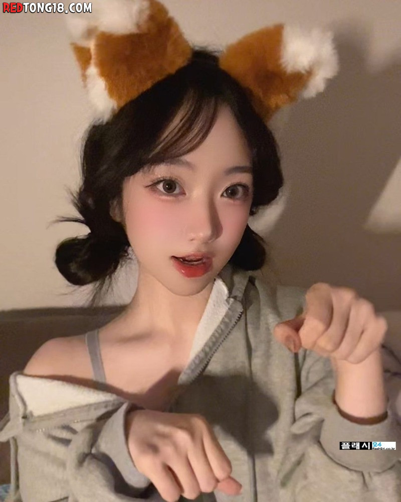 얼굴과 전혀 다른 코스프레녀