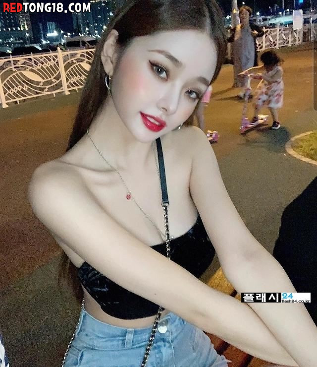 반전 몸매의 소유자 송지아