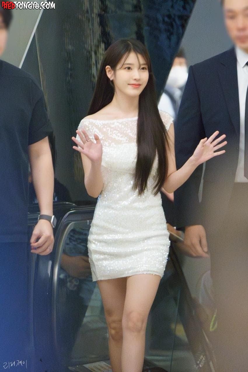 요가하더니 몸매라인 좋아진 아이유