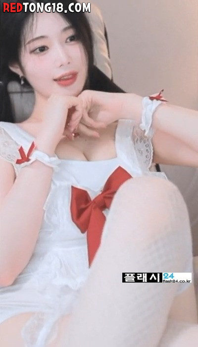 요염한 다리 꼬는 리즈리사