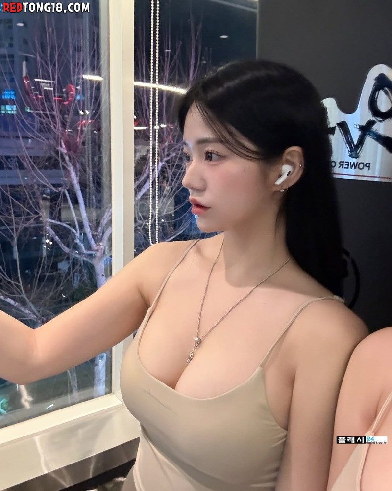 청순한 얼굴에 그렇지 못한 몸매
