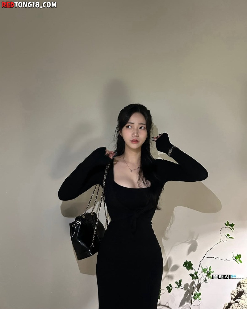 청순한 얼굴에 그렇지 못한 몸매