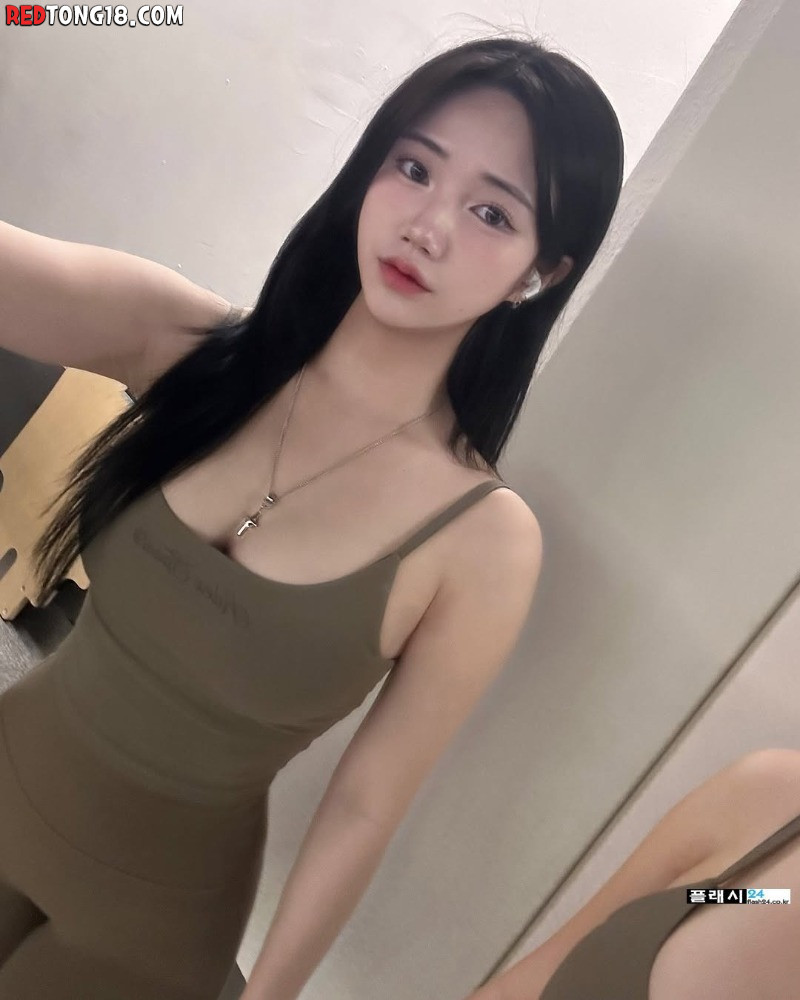 청순한 얼굴에 그렇지 못한 몸매