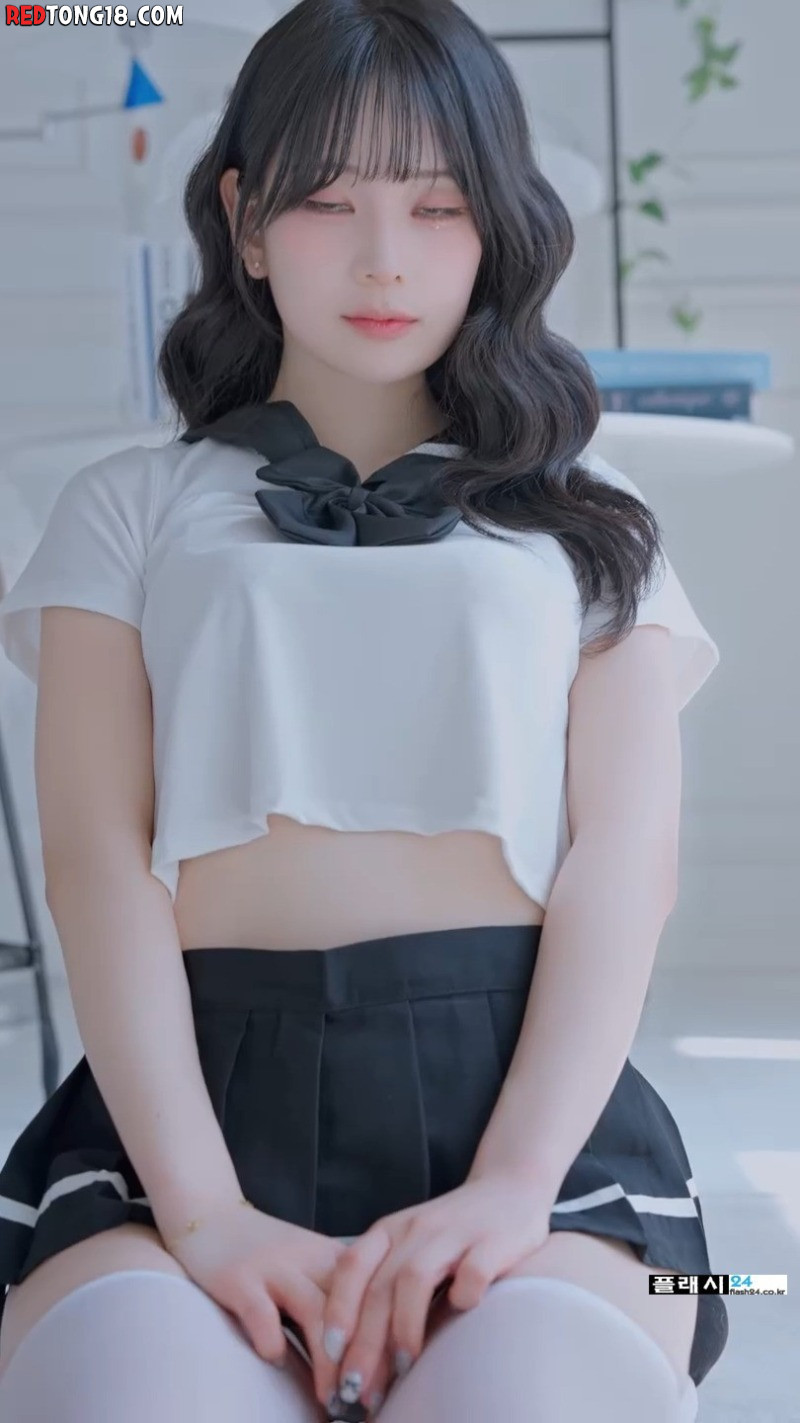 ㅇㅎ)모델 희솔 크롭 세라복