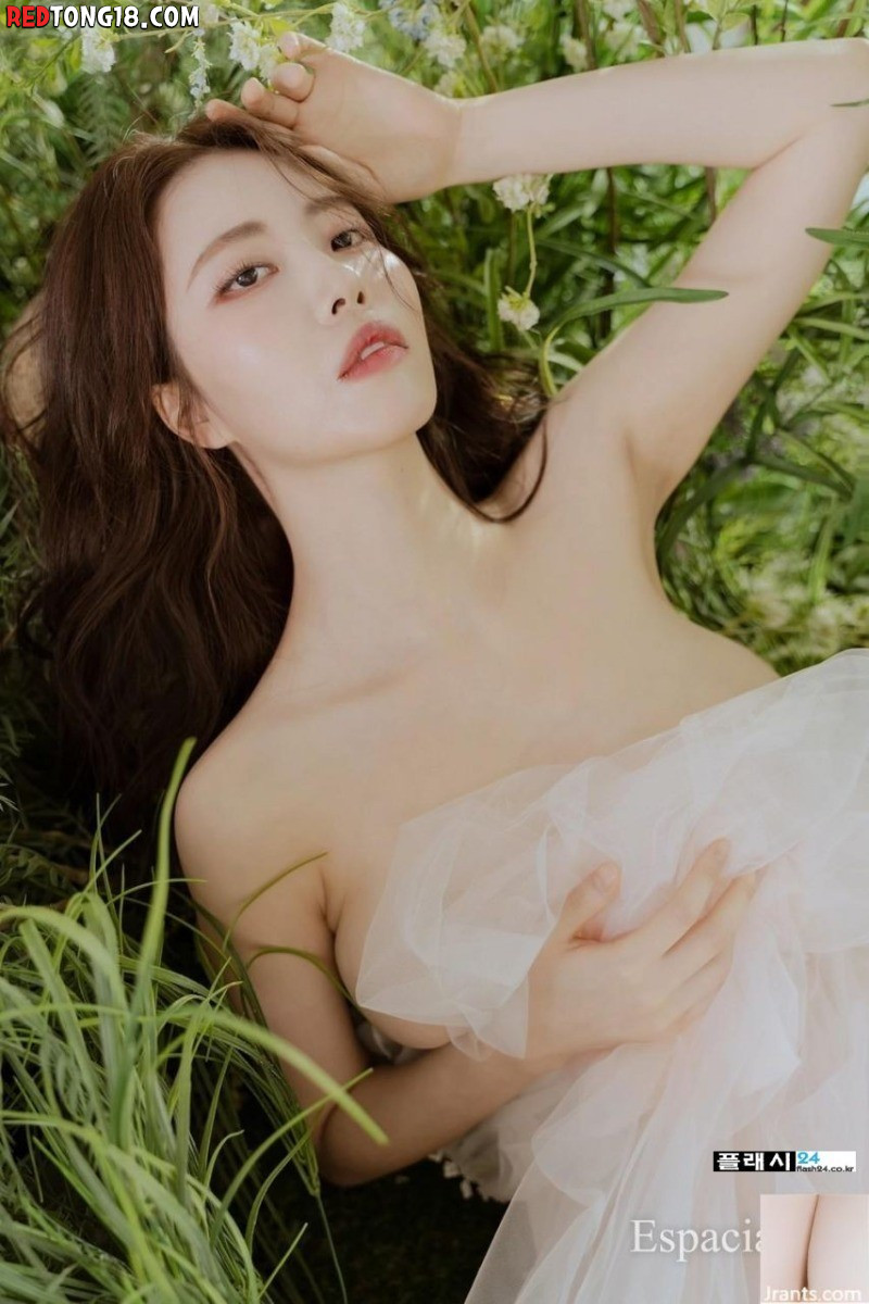 모델 유아 속이 다 비치는 화보