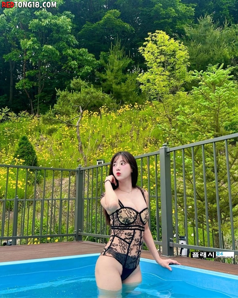 육감적인 기아 치어리더 김한나 수영복