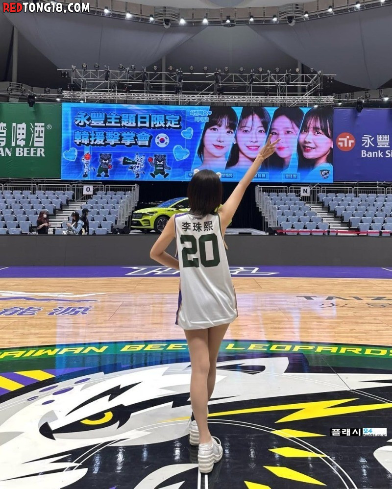ㅇㅎ)치어리더 이주희 타이트한 흰팬츠 앞 뒤