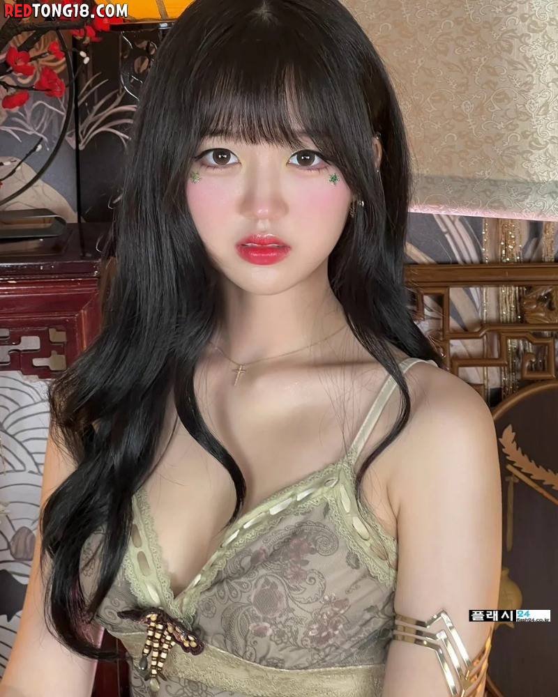 락킷걸 한이슬 가죽 원피스 몸매