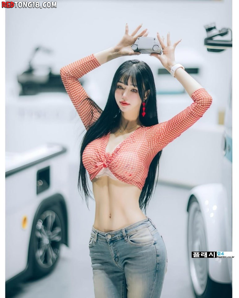 레이싱 모델 민한나의 모터쇼 데님 패션