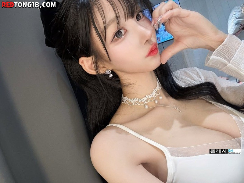 어른됐다고 더 과감해진 갓세희