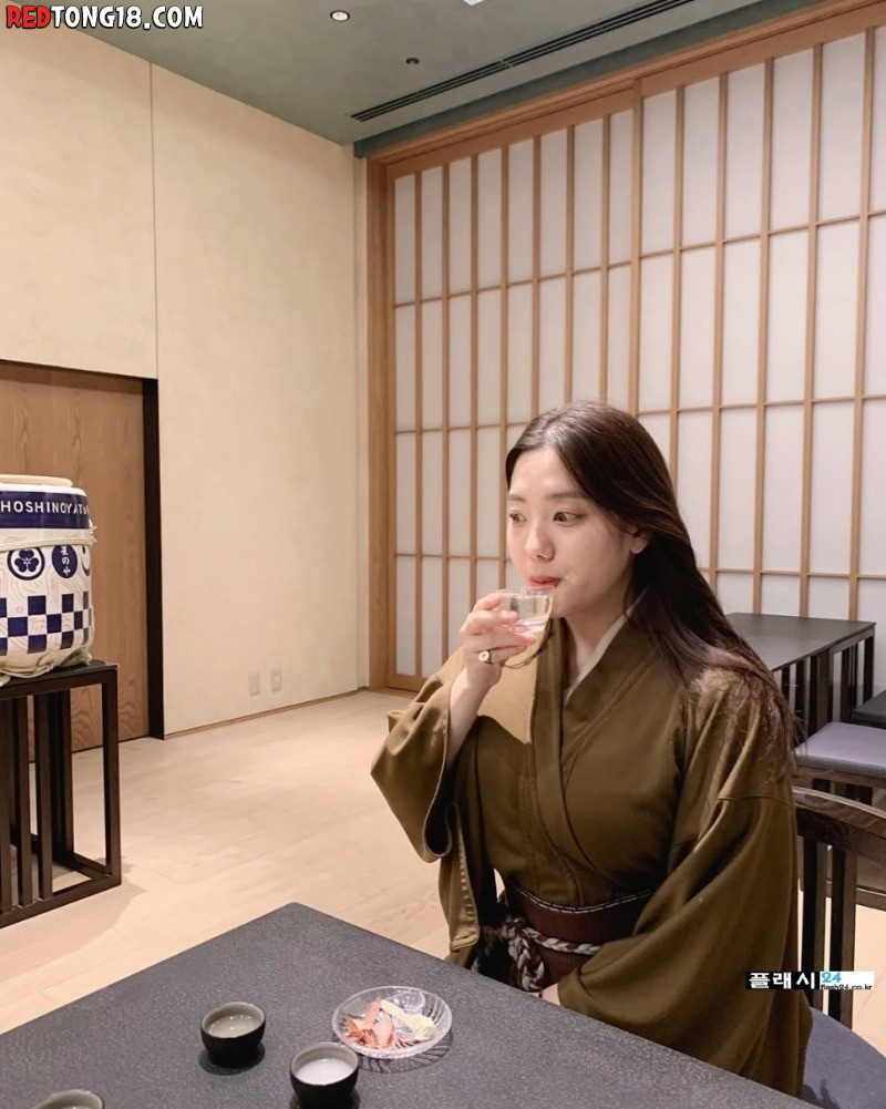 은근 몸 좋아보이는 최영아 기자