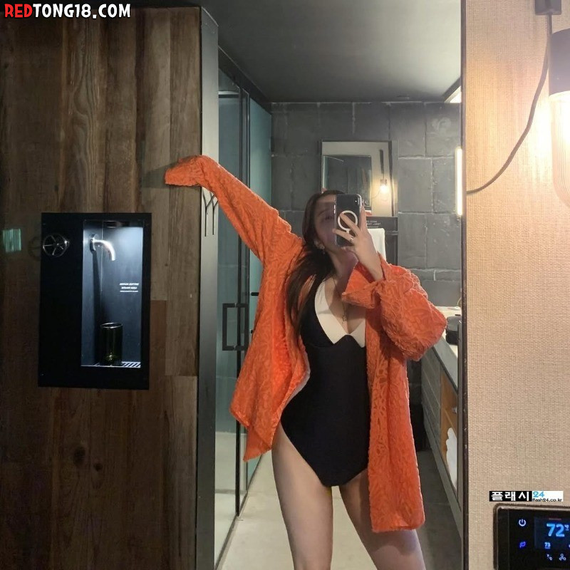 은근 몸 좋아보이는 최영아 기자