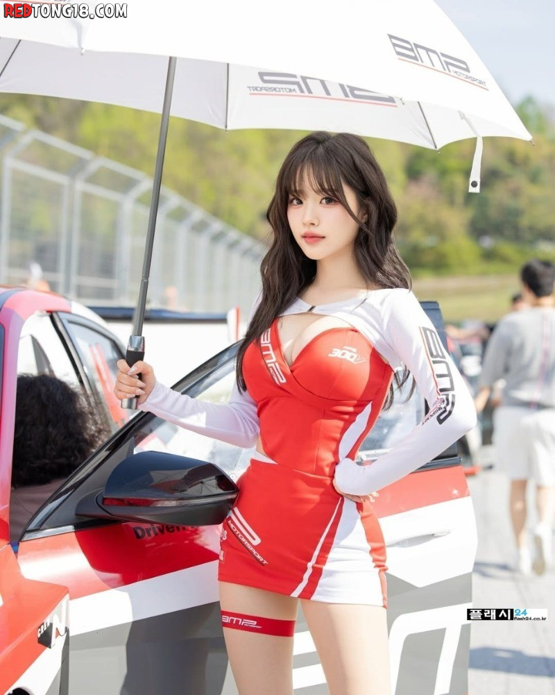 귀여운 얼굴에 감추고 있었던 모델 홍지은