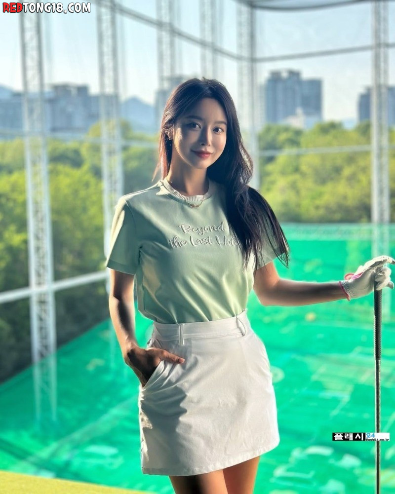 꼭 한번치고싶은 레이싱모델 소이 골프웨어