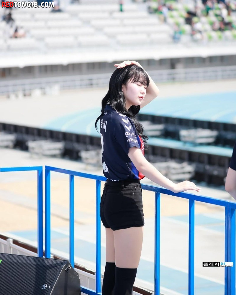 ㅇㅎ)치어리더 박슬비 탄탄한 흰팬츠