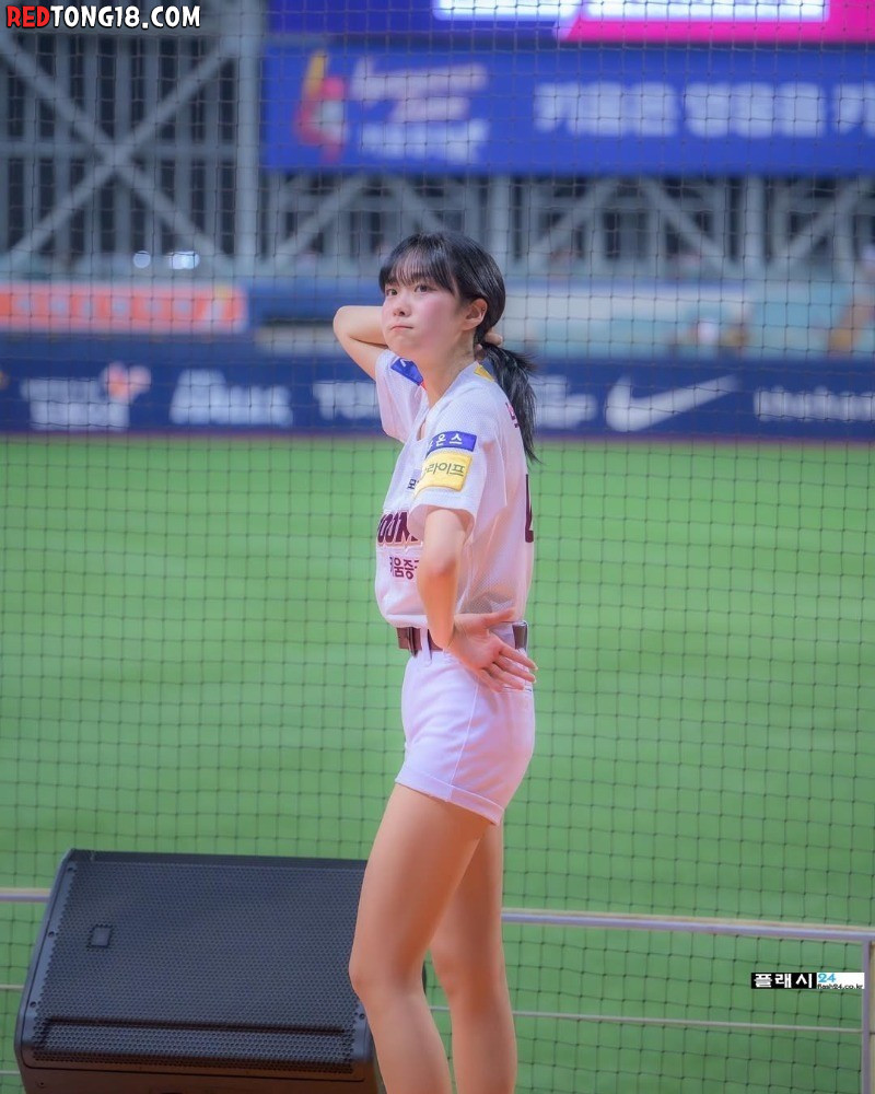 ㅇㅎ)치어리더 박슬비 탄탄한 흰팬츠
