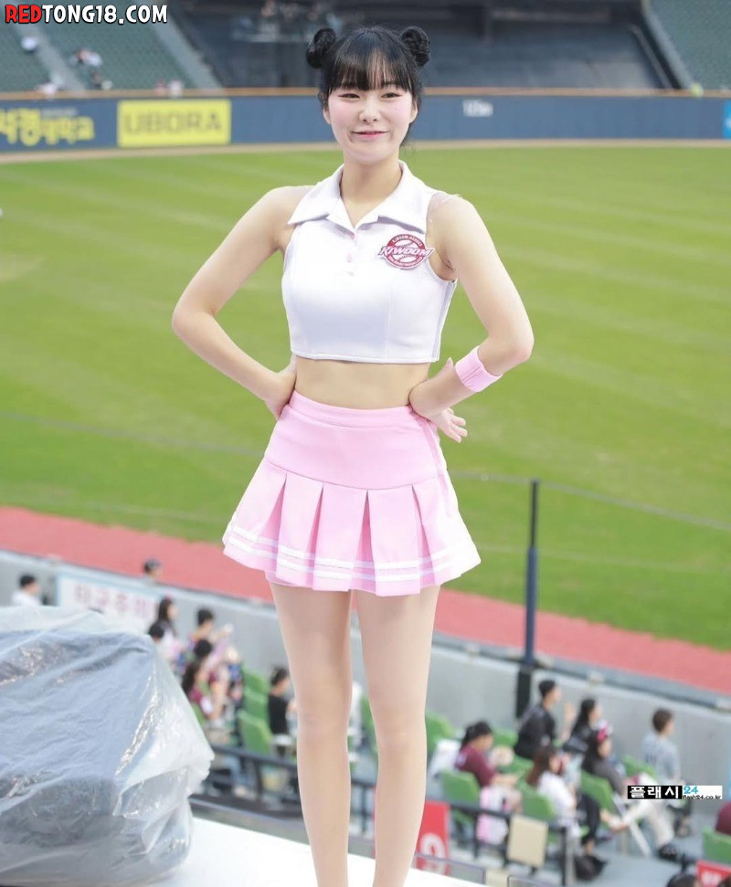 ㅇㅎ)치어리더 박슬비 탄탄한 흰팬츠