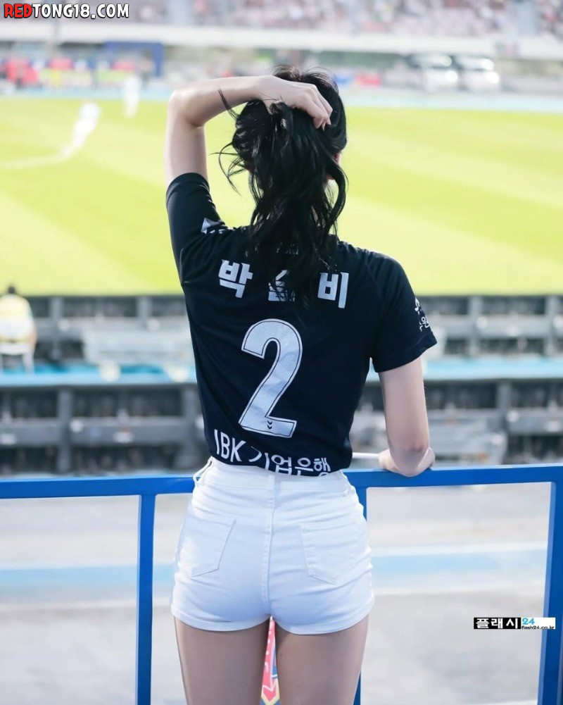 ㅇㅎ)치어리더 박슬비 탄탄한 흰팬츠
