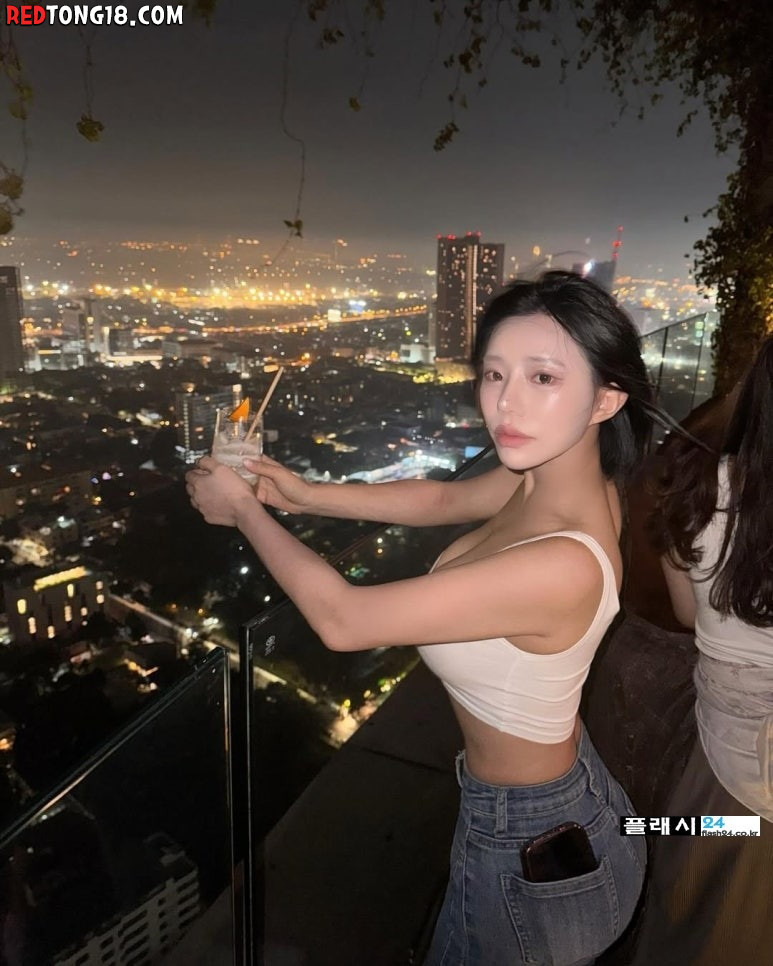 호텔 수영장 이정도면 못참지