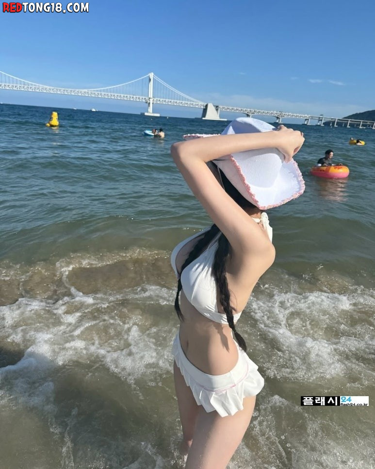 ㅇㅎ)해변에 나타난 카우걸 굴곡