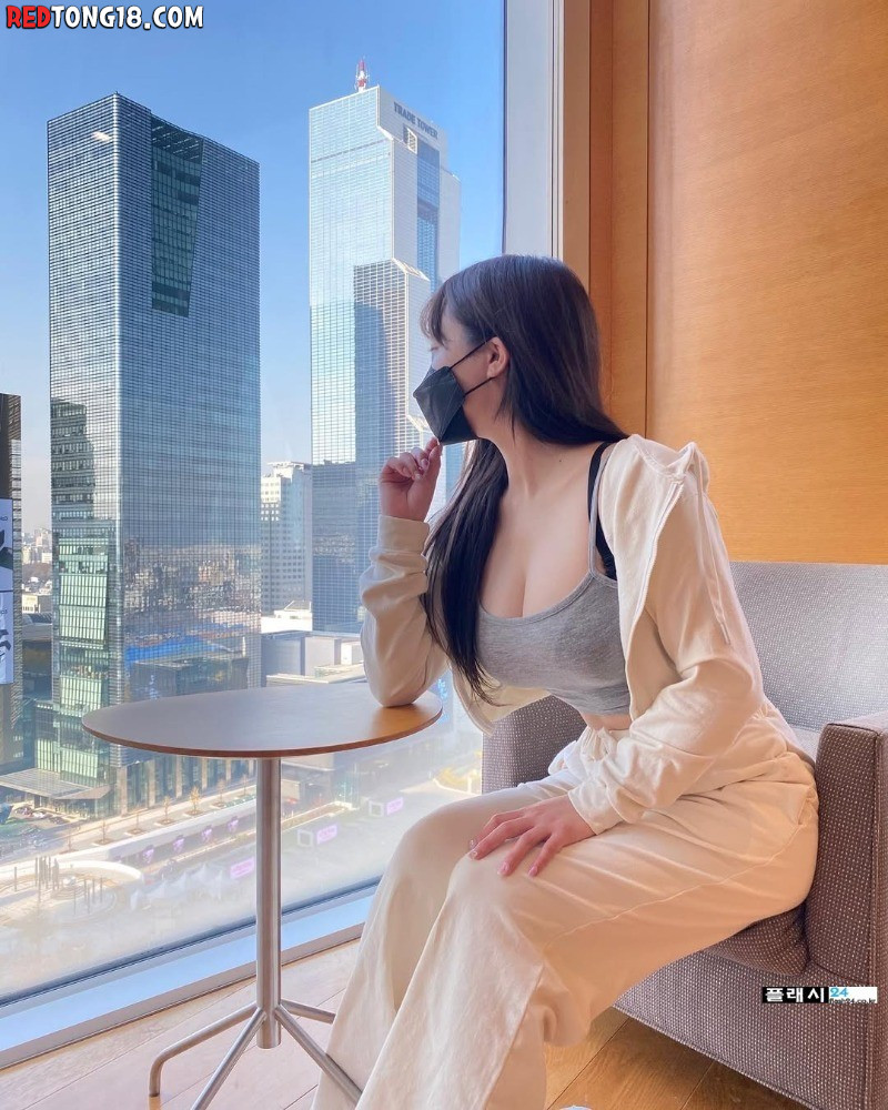 예은, 과감한 글래머 패션