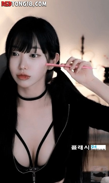 살짝 패치가 드러난 하니니
