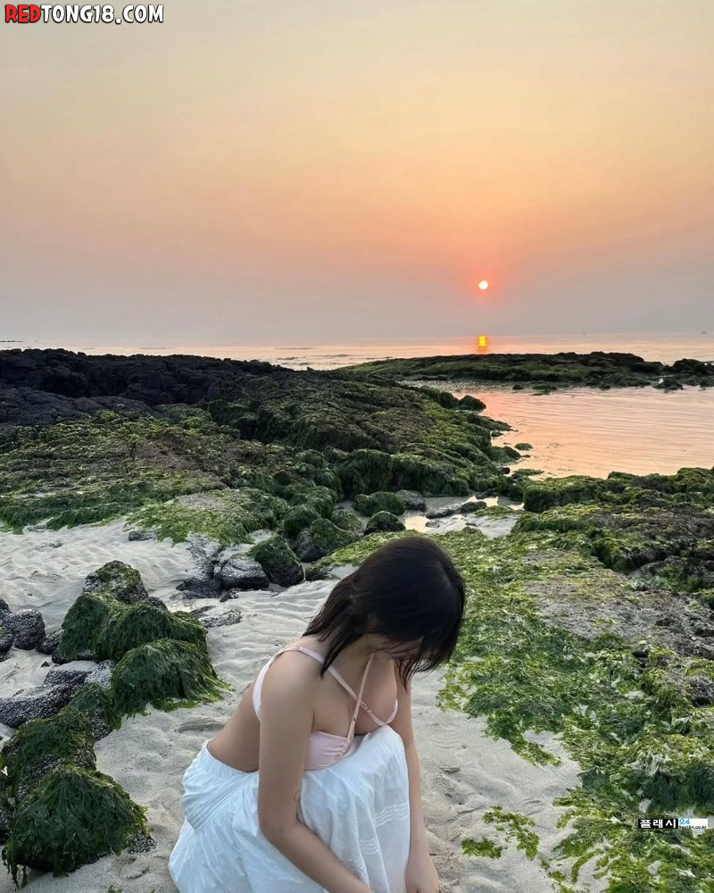 해변에서 연락처 엄청 물어보겠다