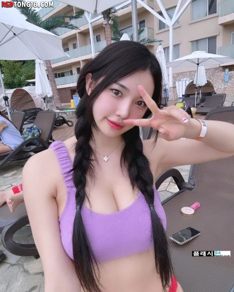 윤영서 치어리더 보라탑 수영복