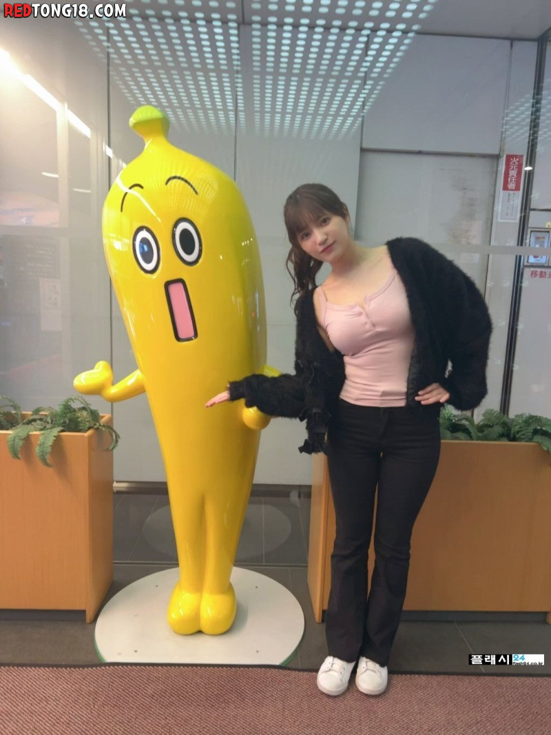 5월 신작 나온 이육감적인 배우 네오 아카리