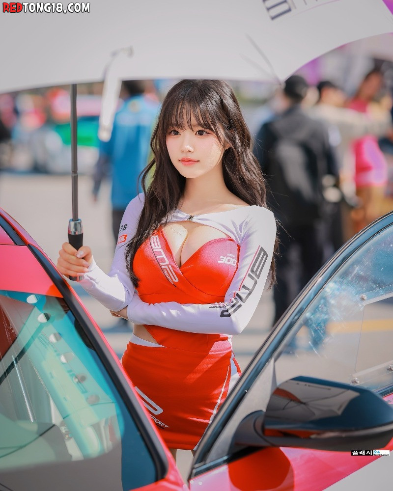 스트리머 겸 레이싱 모델 홍딩굴 이 몸매 뭐냐