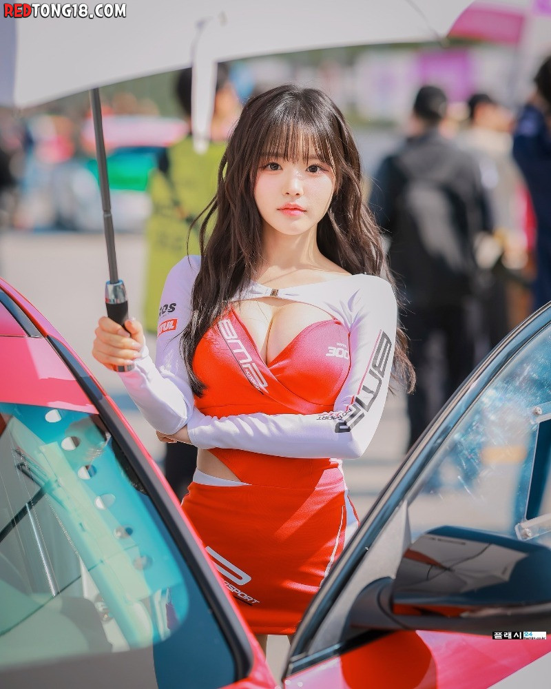 스트리머 겸 레이싱 모델 홍딩굴 이 몸매 뭐냐