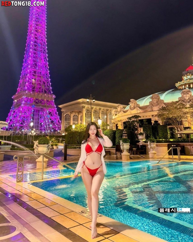 육덕진 전예빈 수영복